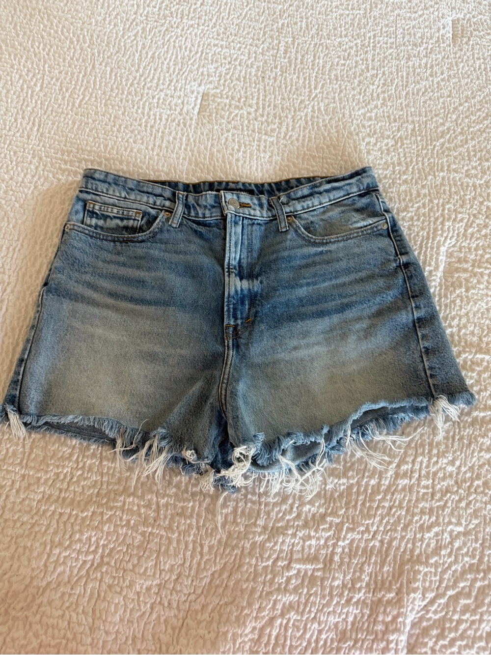 Lucky Brand Light Blue Denim Jean Shorts with 'SO LUCKY' Patch - Picture 2 of 5